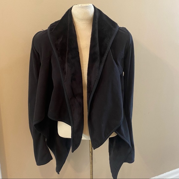 LULULEMON fleece waterfall cardigan in black - Picture 5 of 8